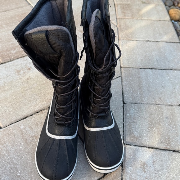 Global Win Black Winter & Rain Boots - Picture 2 of 4